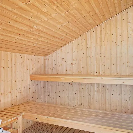 Four-bedroom Holiday In Nexo 14 * Spidsegard