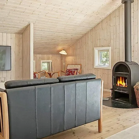 Four-bedroom Holiday In Nexo 14 * Spidsegard